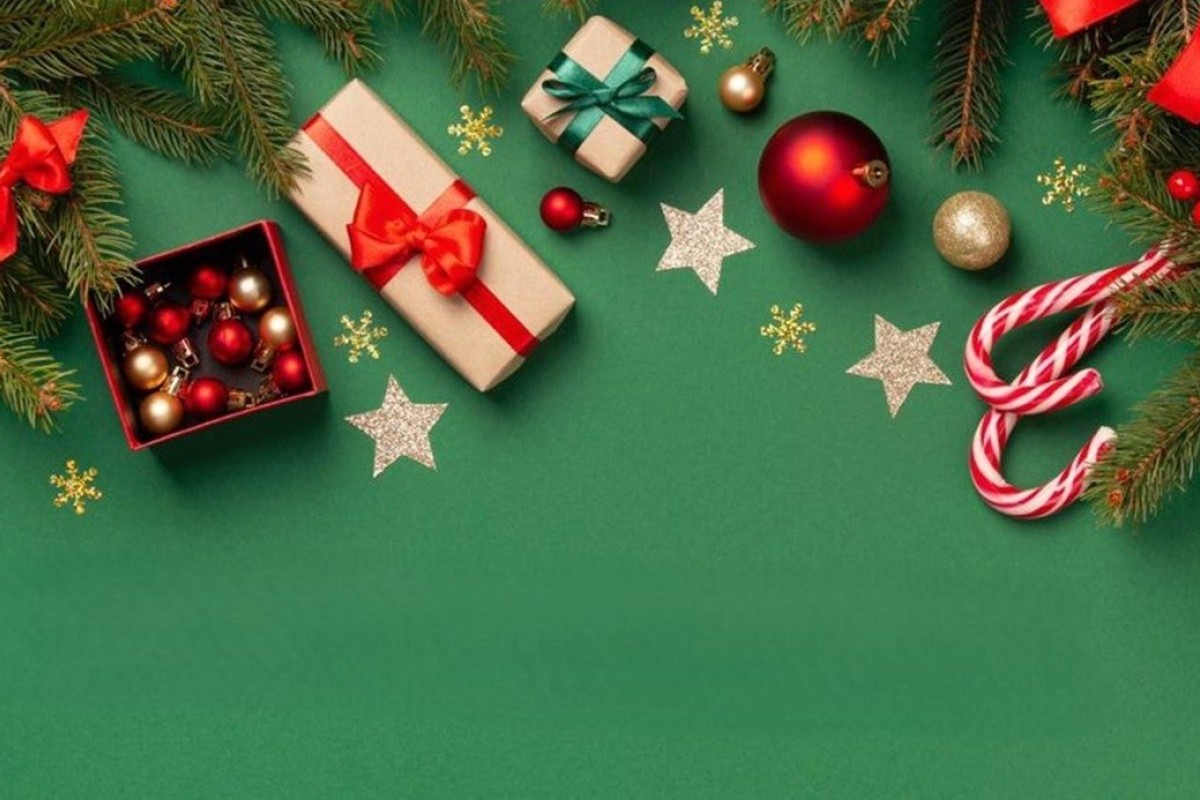 Sărbători fericite și un An Nou cu sănătate și împliniri!