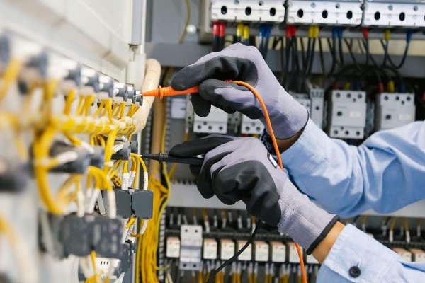 ELECTRICIAN CONSTRUCTOR MONTATOR APARATAJ ŞI CABLURI DE JOASĂ TENSIUNE - cod COR 741106 